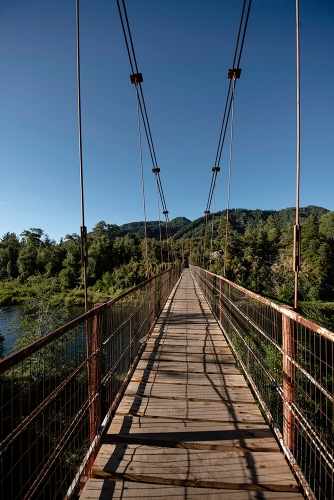 PUENTE COLGANTE EN VADO AZUL